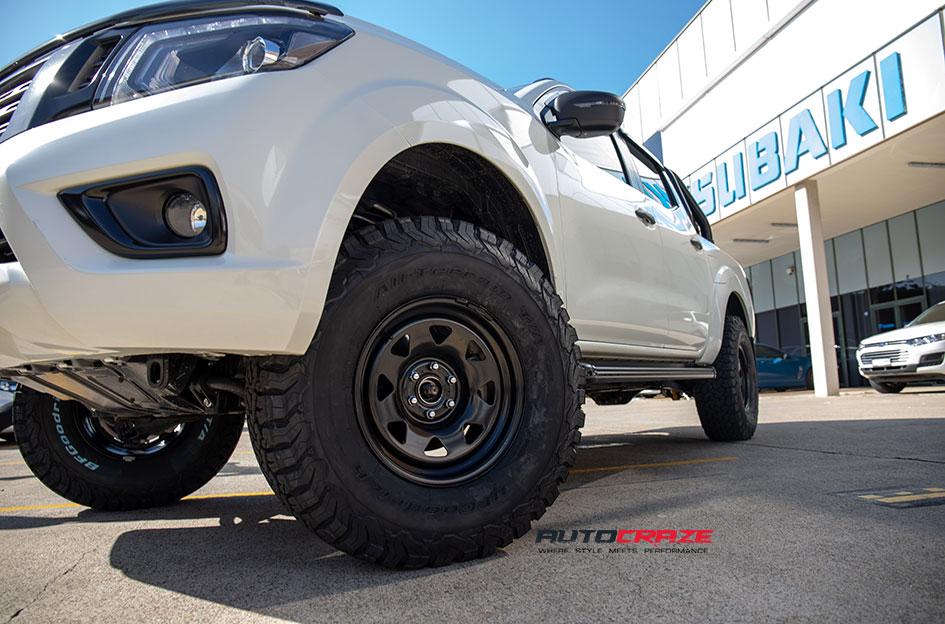 NISSAN-NAVARA-TERRA-SATIN-BLACK